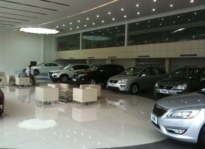 進(jìn)口起亞全球最新標(biāo)準(zhǔn)4S店正式試營(yíng)業(yè) 創(chuàng)億汽車開啟服務(wù)新篇章